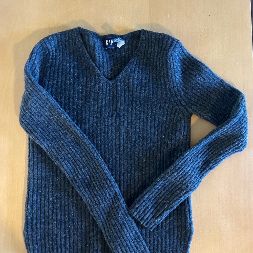 GAP, Kids 100% Lambswool V-Neck Ribbed Sweater - Charcoal